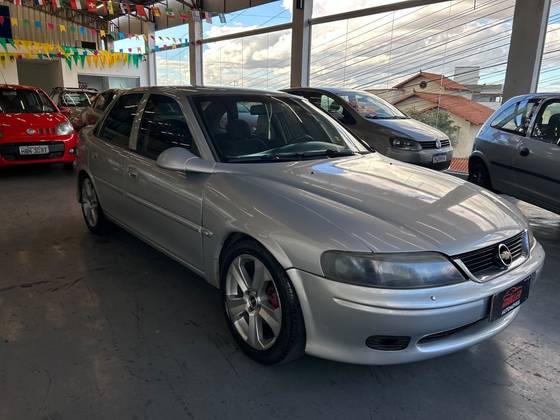 CHEVROLET VECTRA 2.2 MPFI GL 8V GASOLINA 4P MANUAL CHEVROLET VECTRA 2.2 MPFI GL 8V GASOLINA 4P MANUAL